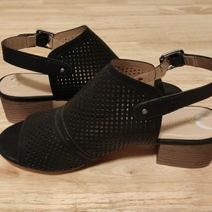 Restricted Block Sandal